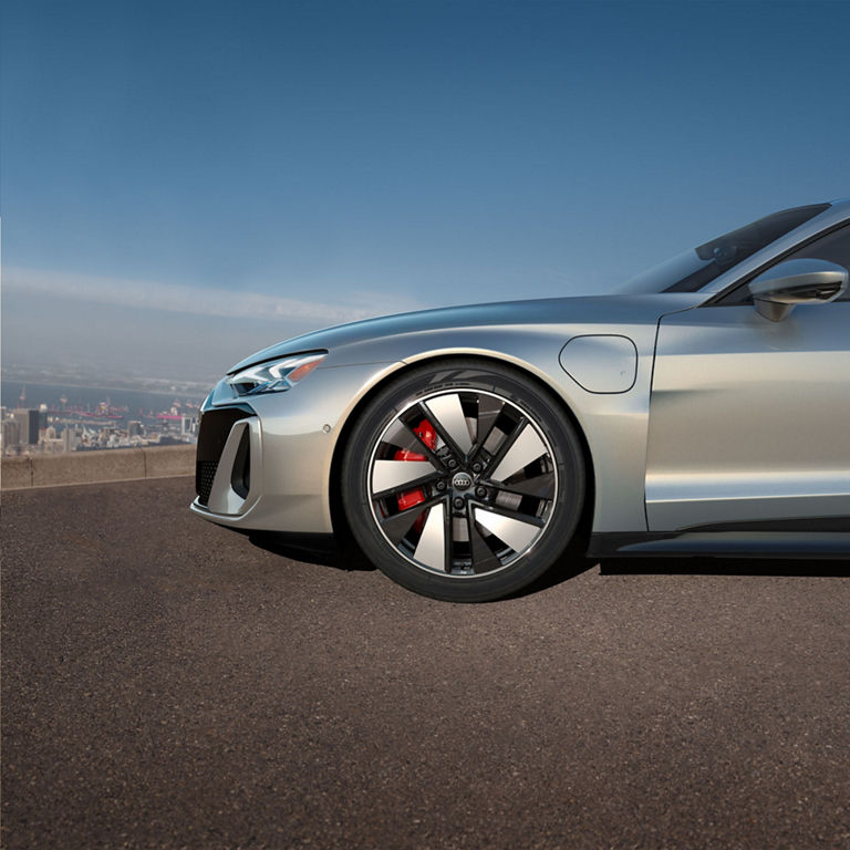 Close up of the front wheel of the Audi S e-tron GT.