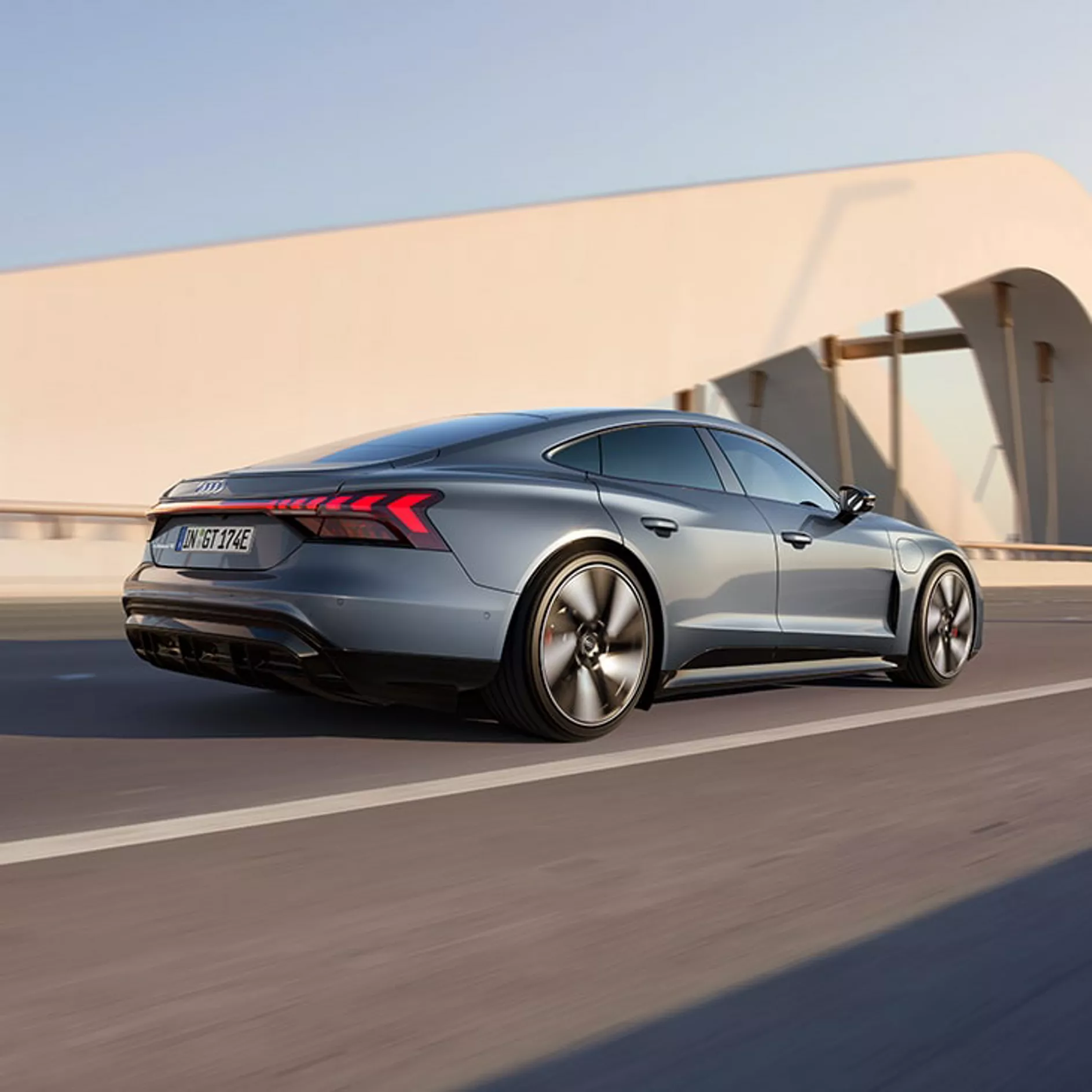  e-tron GT family Motiv 