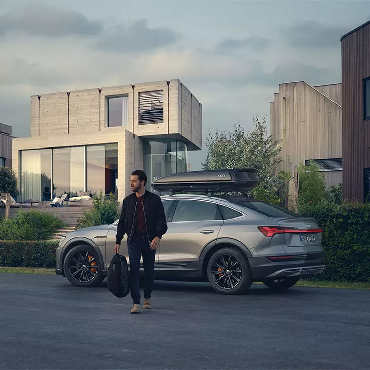 View of the roof rack on the Audi e-tron® Sportback.