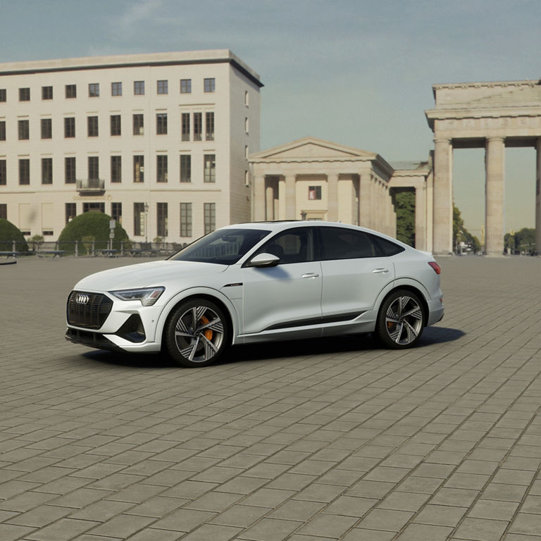 Three-quarter front view of the Audi e-tron® Sportback.