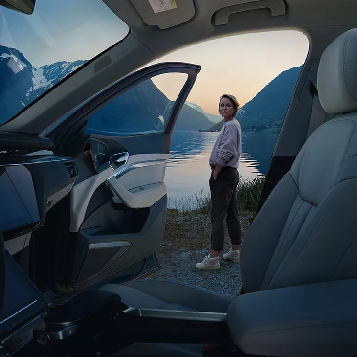 Premium interior leather seats in the Audi e-tron®.