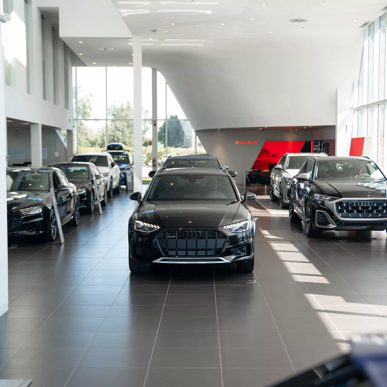 Audi vehicles in Audi St-Laurent showroom