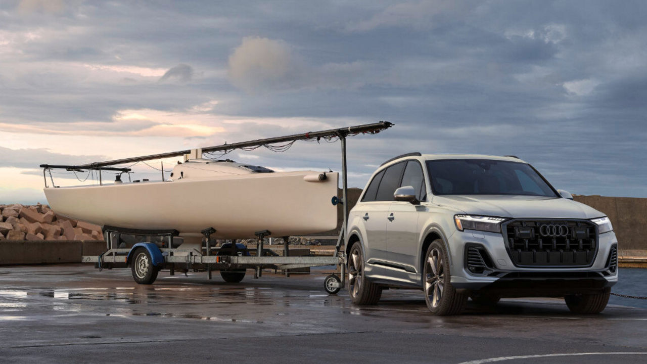 2025 Audi Q7 Exterior Towing Boat