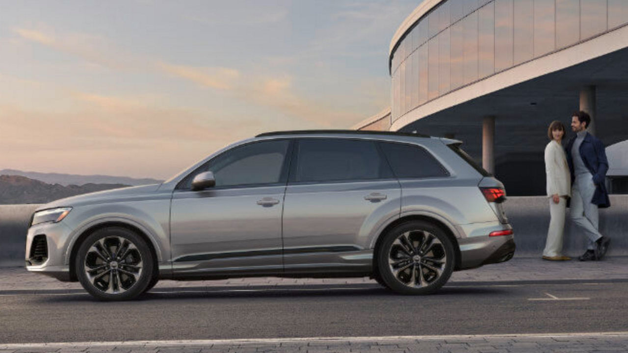 2025 Audi Q7 Exterior Outside Apartments At Sunset