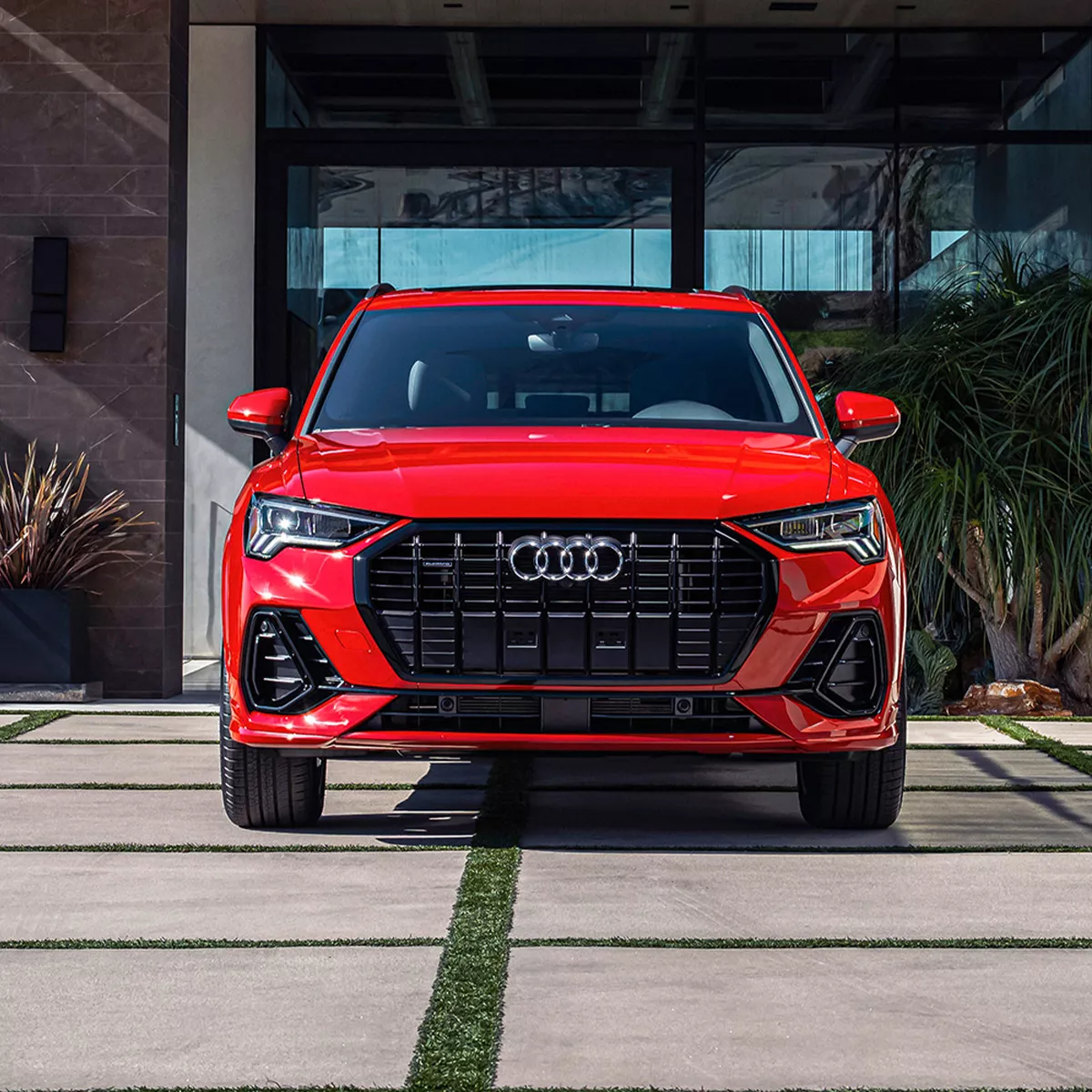 Front profile shot of the 2024 Audi Q3
