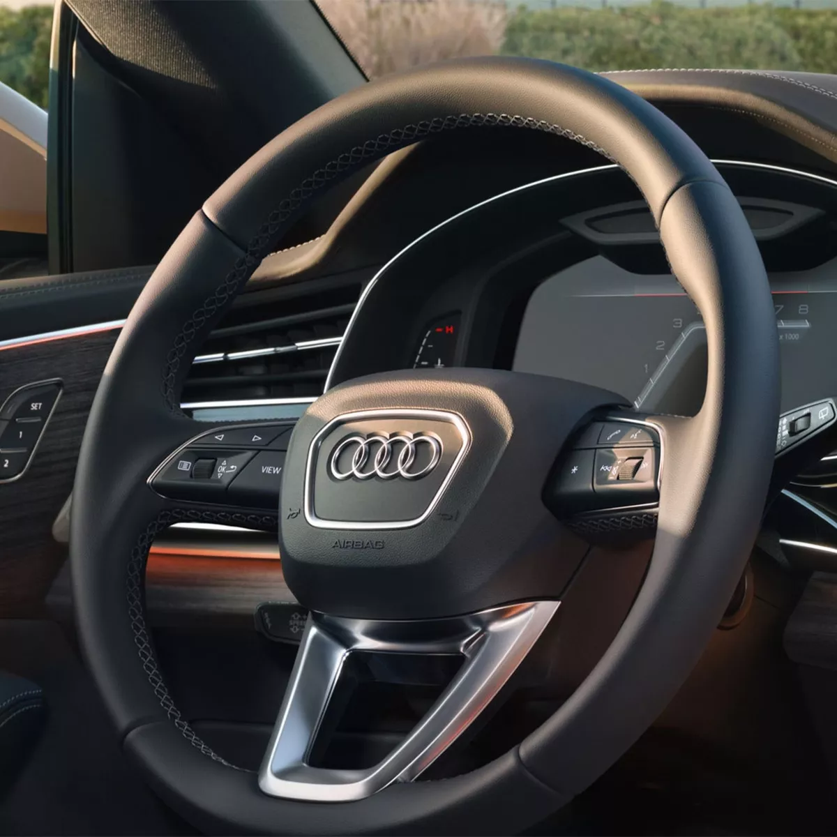 Close-up of the Audi virtual cockpit in the Audi Q8. 