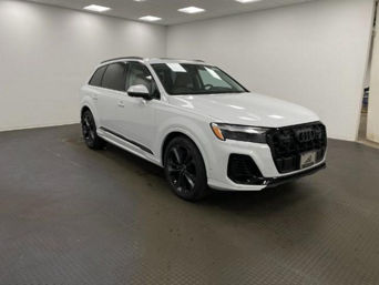 Side view of an Audi Q7.
