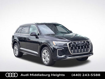 Three quarter view of an Audi Q7 parked.