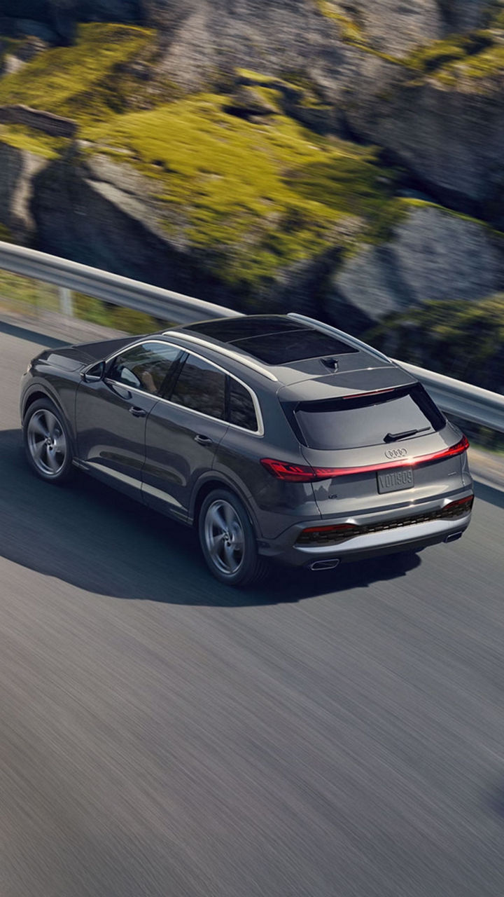 Audi Q5 vs Audi SQ5 at Audi Cincinnati East