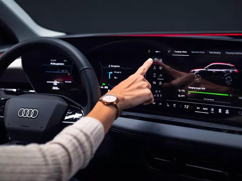 2025 Audi Q6 e-tron interior technology
