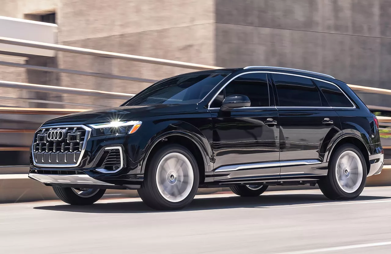 Audi Q7 SUV side view