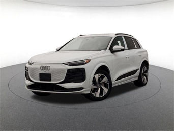 3/4 view 2025 Audi Q6 e-tron 