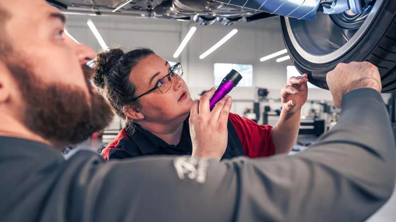 Quick, convenient scheduled service for your Audi.