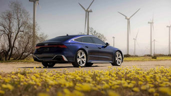 rs7 parked photo