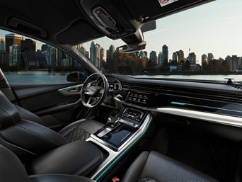Q6 etron media display