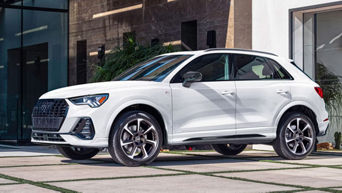 Side view of the 2025 Audi Q3 S Line 45 TFSI quattro