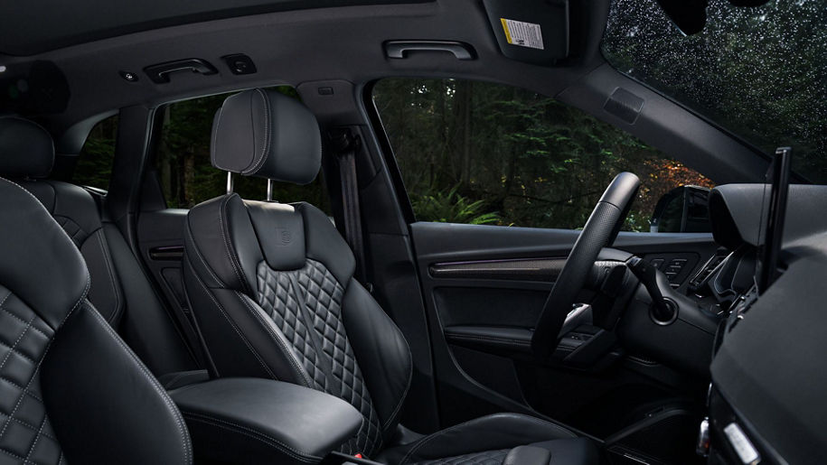 Interior passenger side view of an Audi SQ5.
