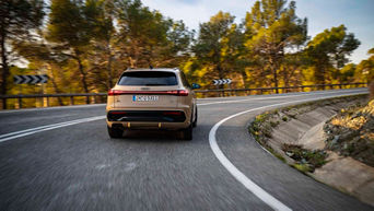Back view Q5