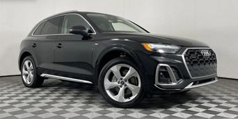 2024 Audi Q5 three quarter view parked